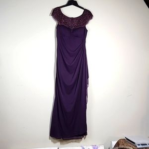 XCape Sleeveless Beaded Scoop-neck Collar Evening Gown Size 4